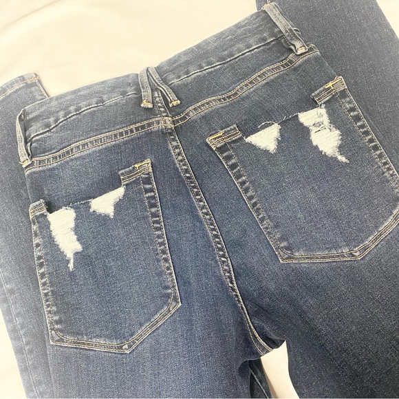 Good American Good Legs Crop Distressed Skinny Jeans NWT - Picture 7 of 10